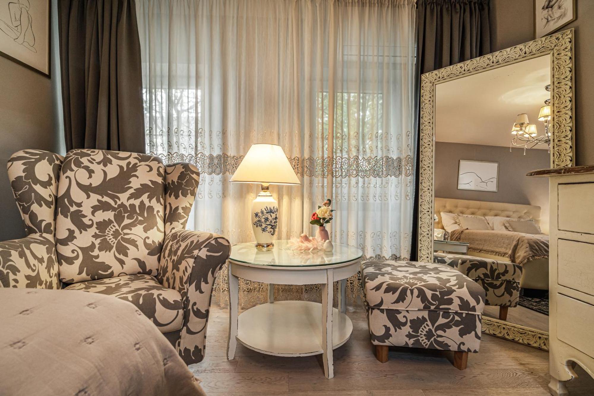 Luxurious And Royal Apartment In The Old Town 布拉迪斯拉发 外观 照片
