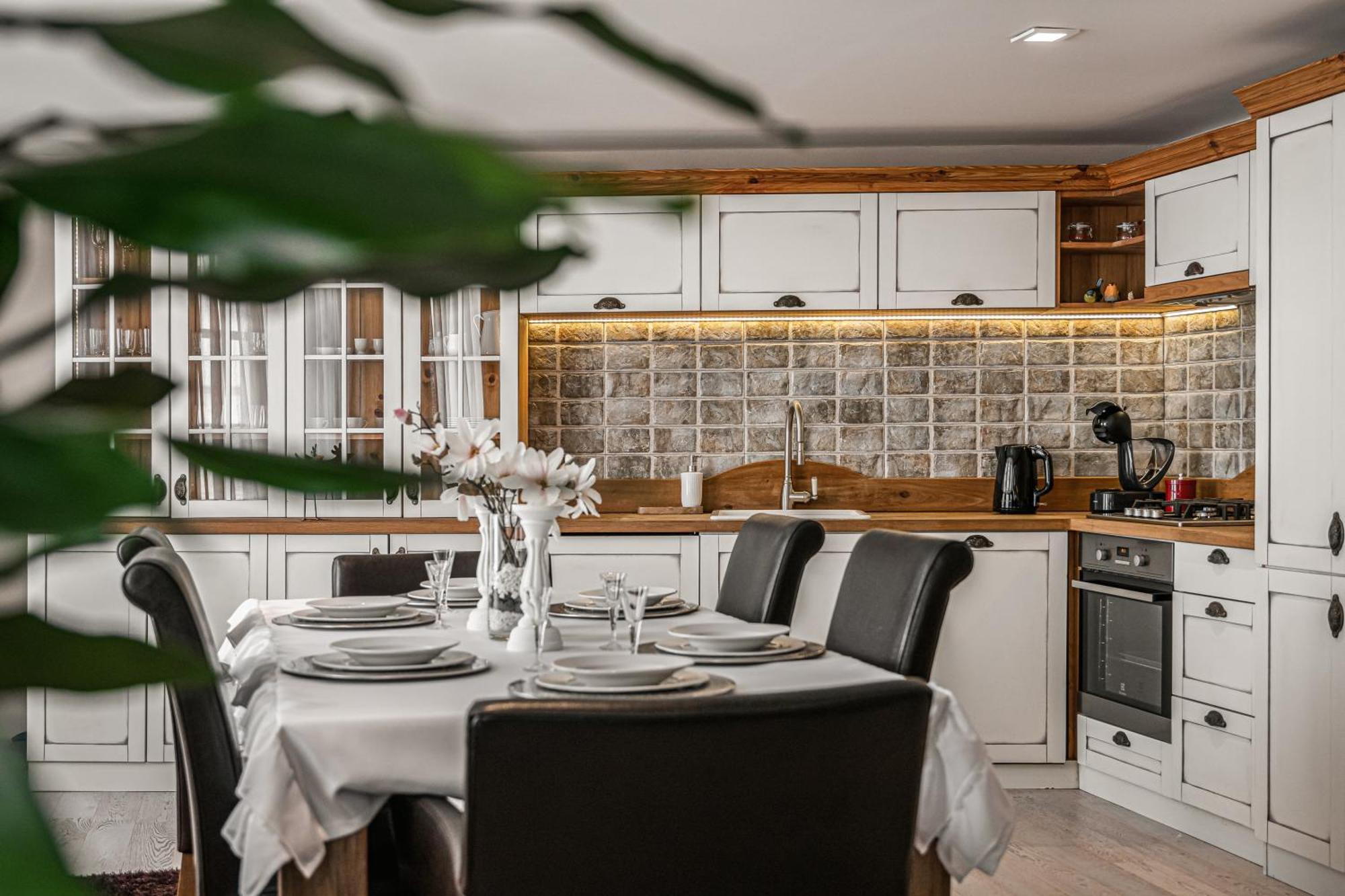 Luxurious And Royal Apartment In The Old Town 布拉迪斯拉发 外观 照片