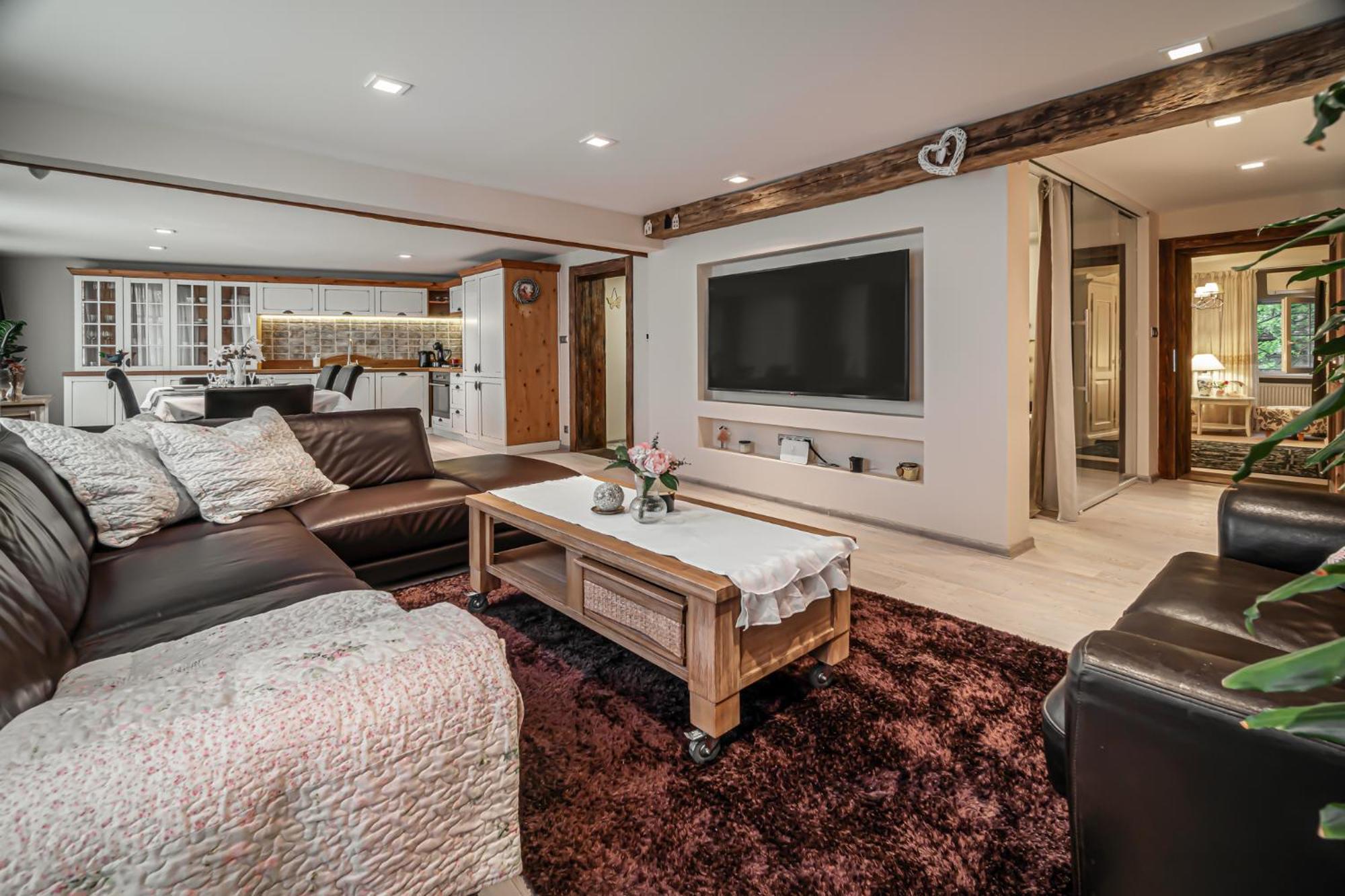 Luxurious And Royal Apartment In The Old Town 布拉迪斯拉发 外观 照片